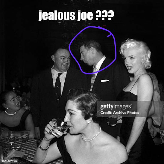 Texture for joe on that pic isnt on mood ;) marilyn looks gorgerous year 1954